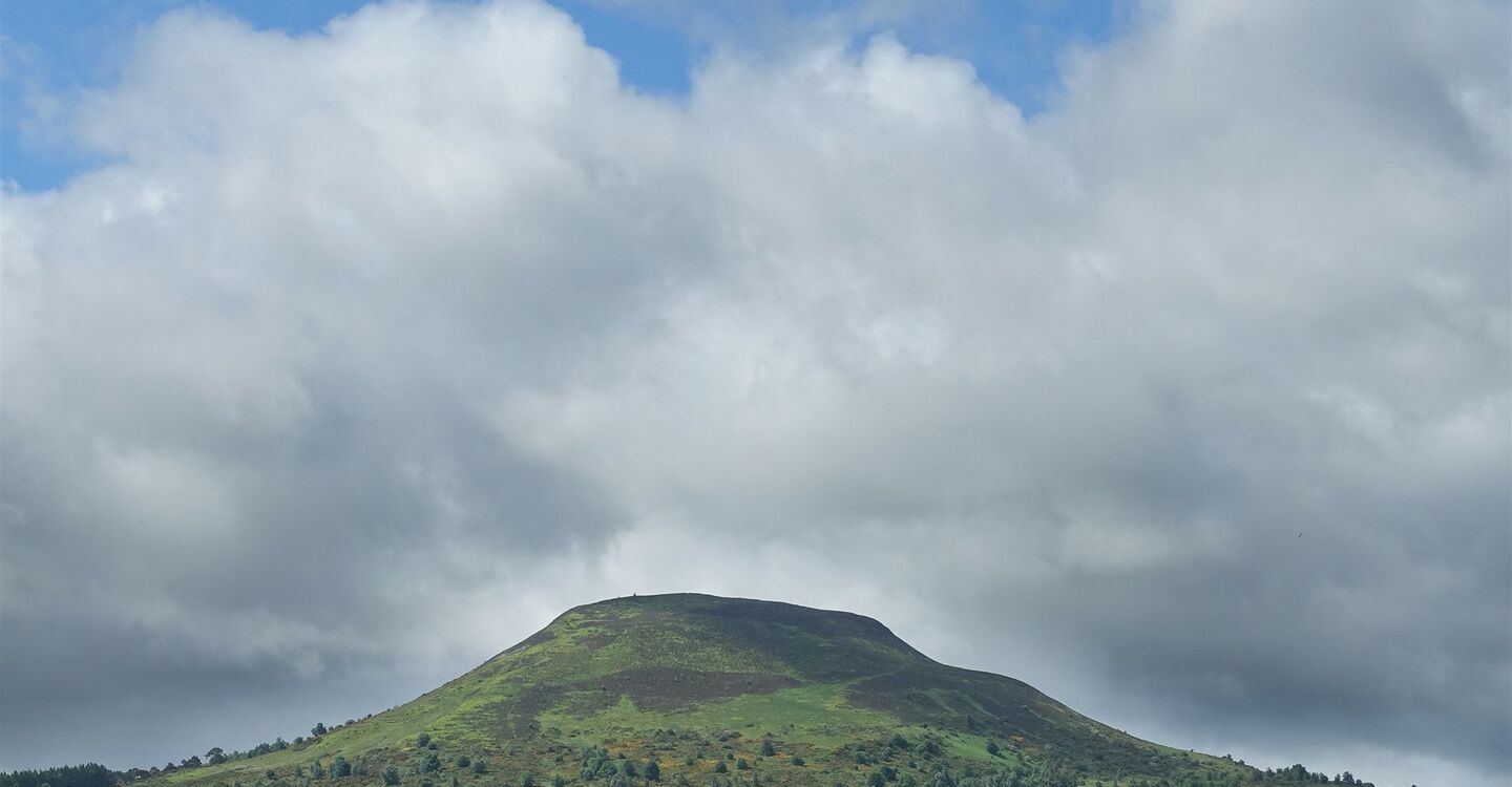 WSCH 1060 2 Eildon Hill 422 m