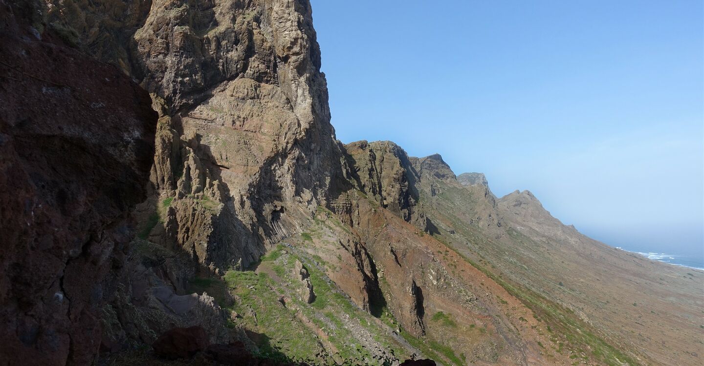 WKB 1054 1 Am Aufstieg entlang des 418 m hohen Berges Camboral