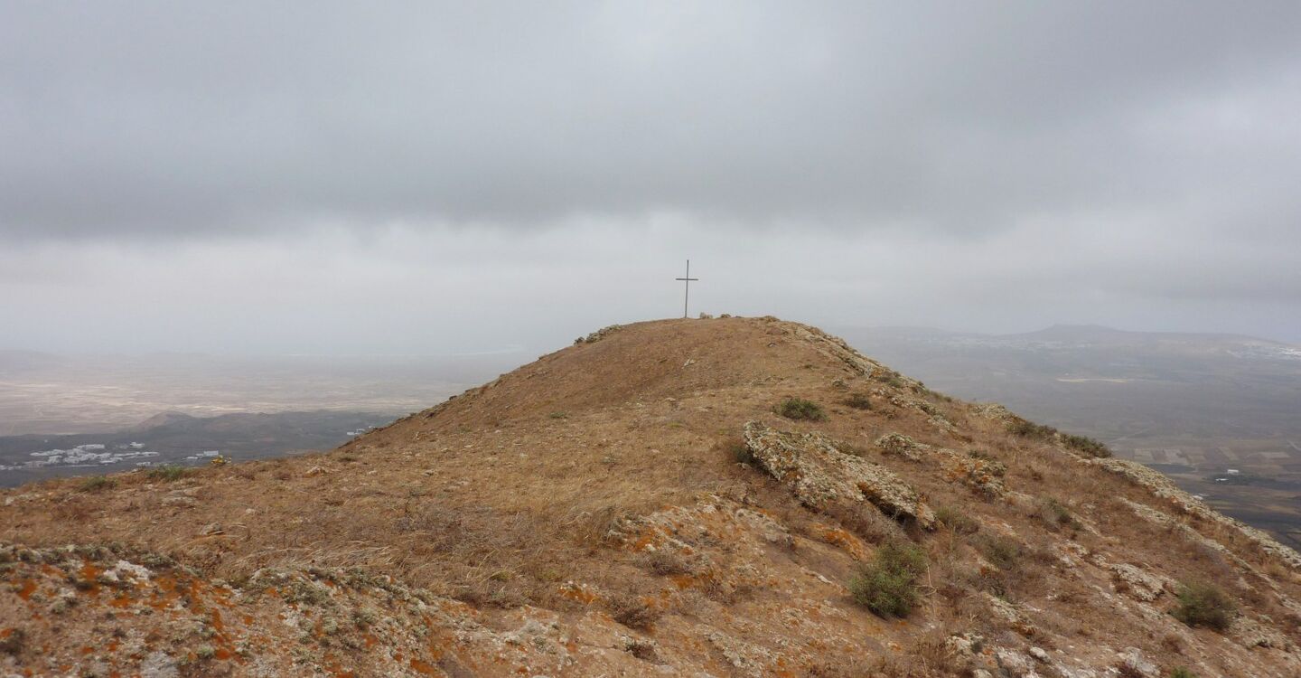WL 1039 5 Lanzarote 29.036317 -13.634433 Nebengipfel der MontaÃ±a Tamia mit Kreuz