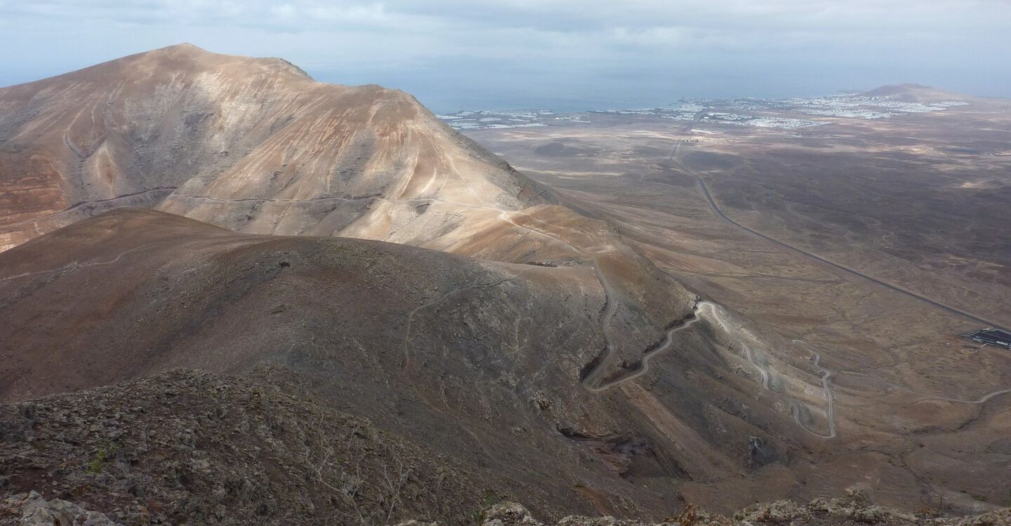 WL 1050 3 Lanzarote 28.9027 -13.7 Blick vom Gipfel des pico Redondo  424 m