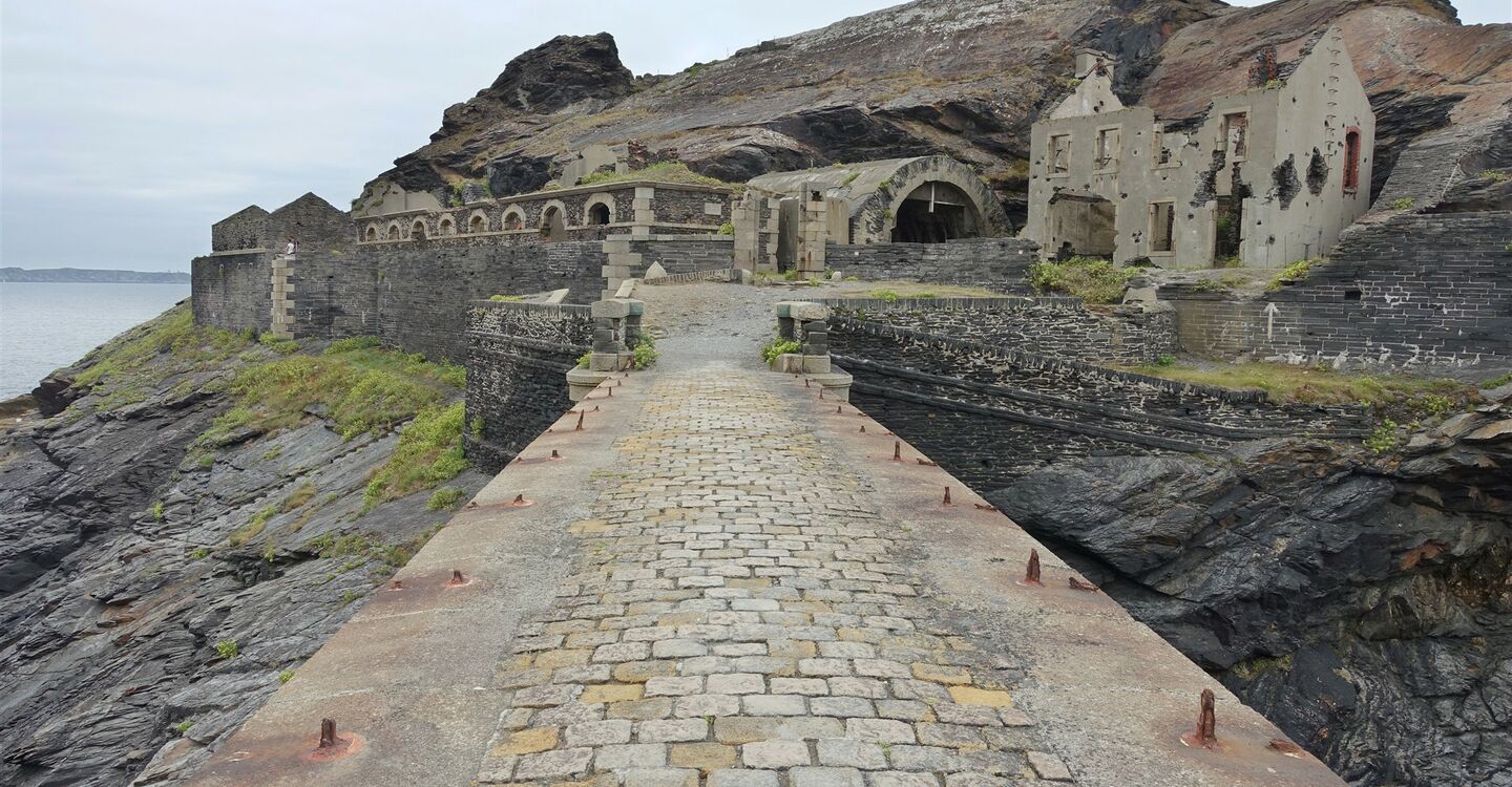 WB 1033 2 Le Fort des Capucins