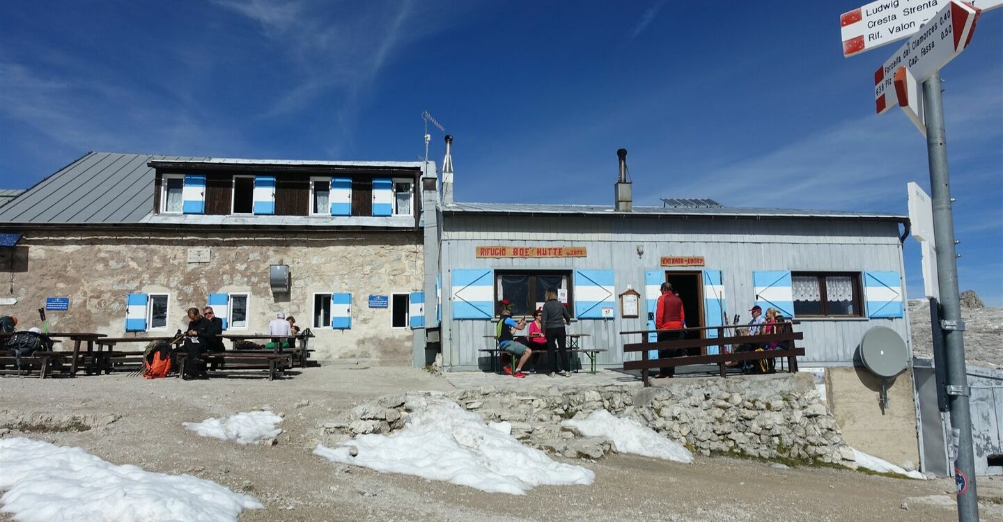 WKB2 1035 5 Die 2871 m hohe Boèhütte liegt in einer einzigartigen Landschaft.