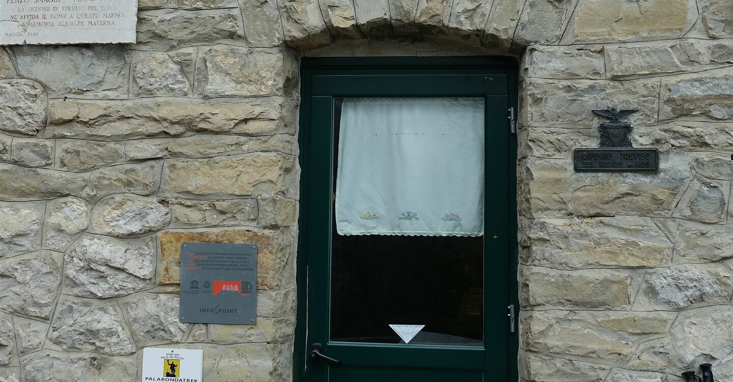 WKB2 1044 5 Der Eingang des Rifugio Treviso. 