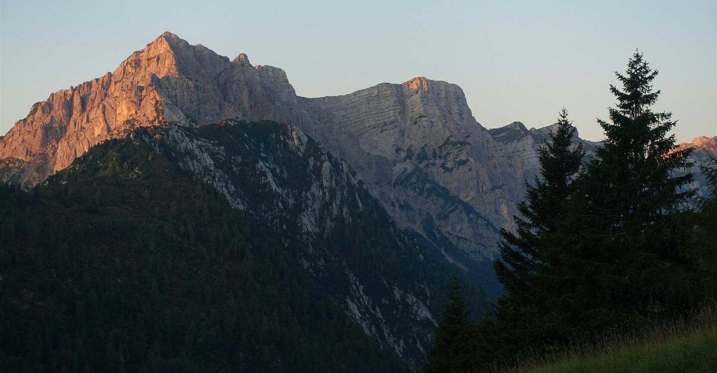 WKB2 1048 1 Sonnenaufgang am Rifugio Bruno Boz in den Belluneser Dolomiten.