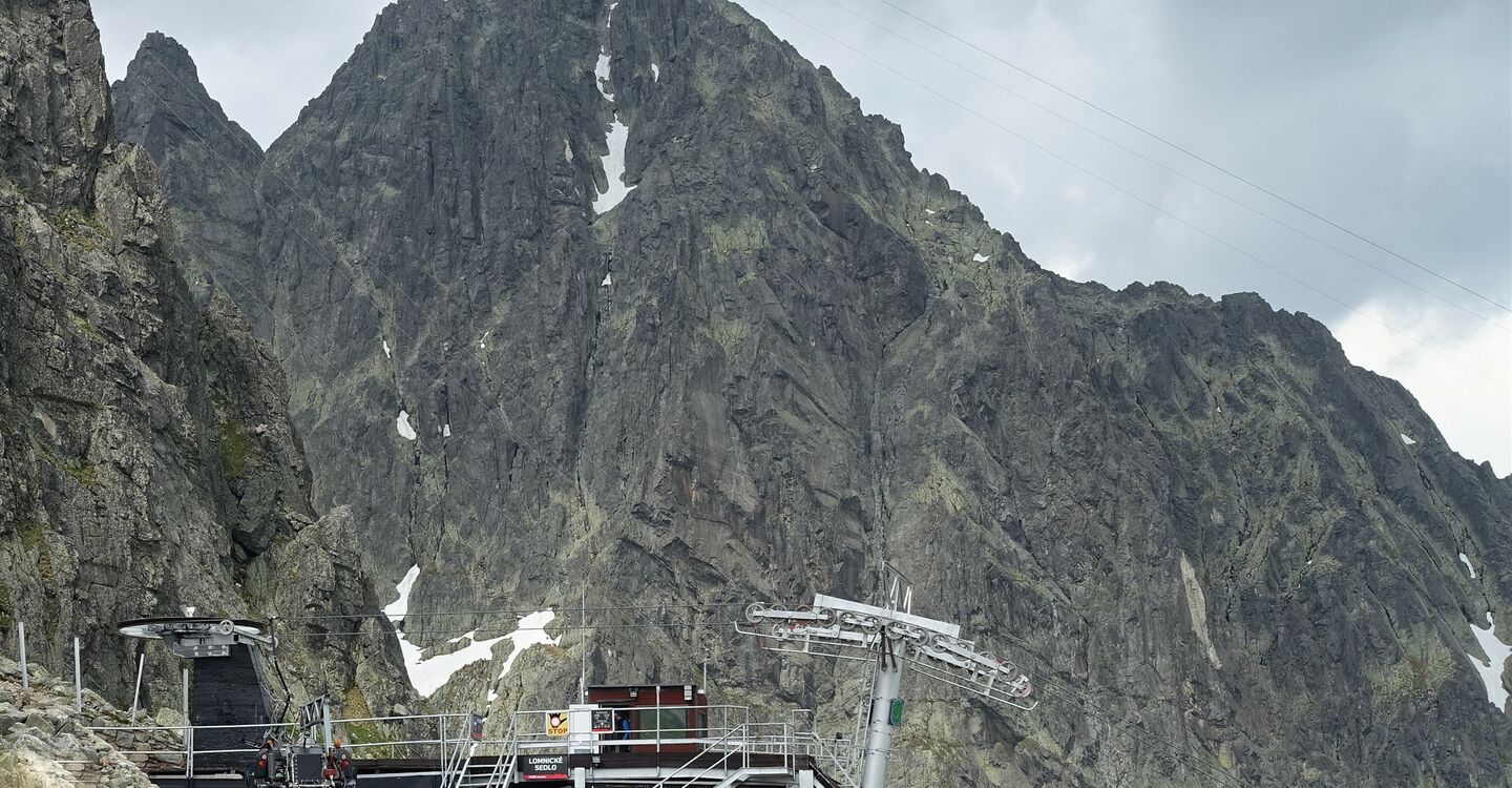 WTA 1055 3 Auf Höhe der Bergstation des Doppelsessellifts