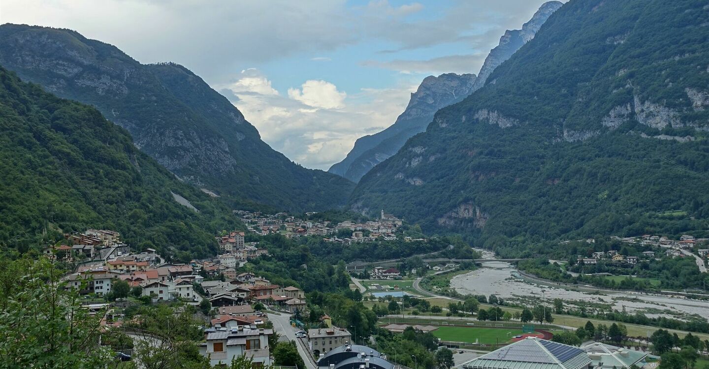 WKB3 1069 5 Der Ort Langarone am Fluss Piave.