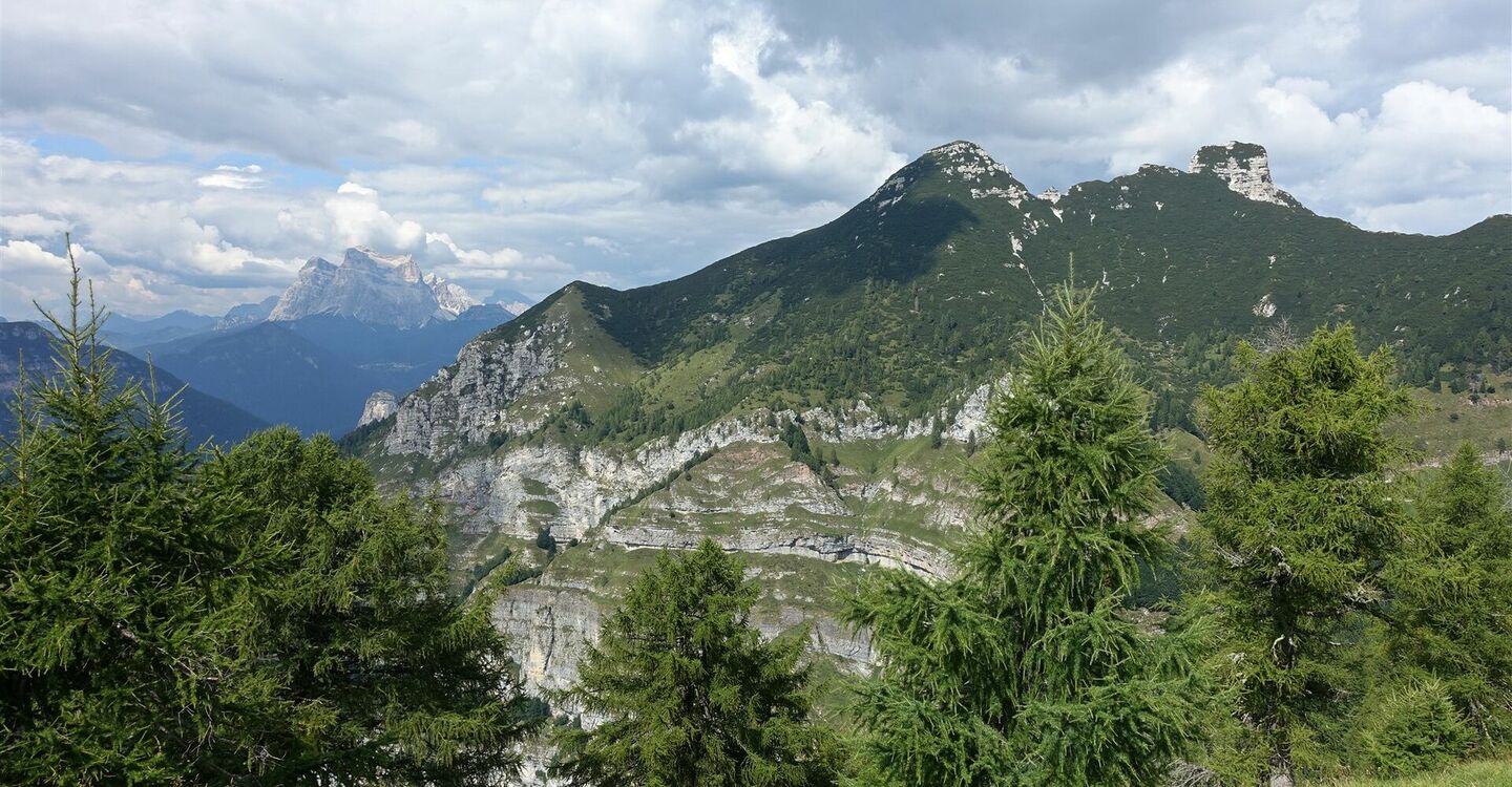 WKB3 1069 2 Richtung Norden erhebt sich der mächtige Monte Pelmo.