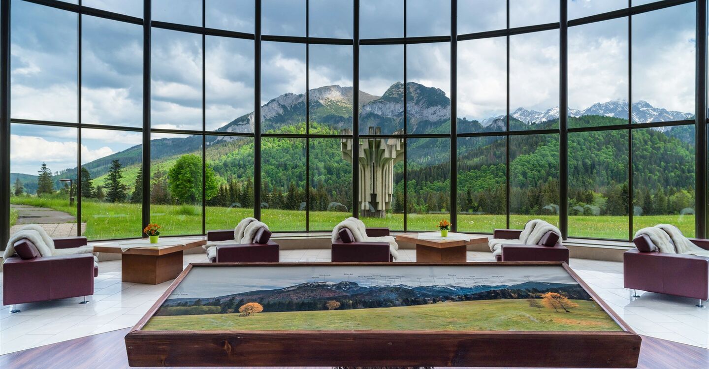 WTA 1048 1 Tatranská Javorina Empfangshalle des Hotel Montfort Tatry