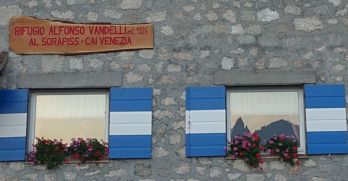 WKB3 1071 5 Das Rifugio Vandelli.