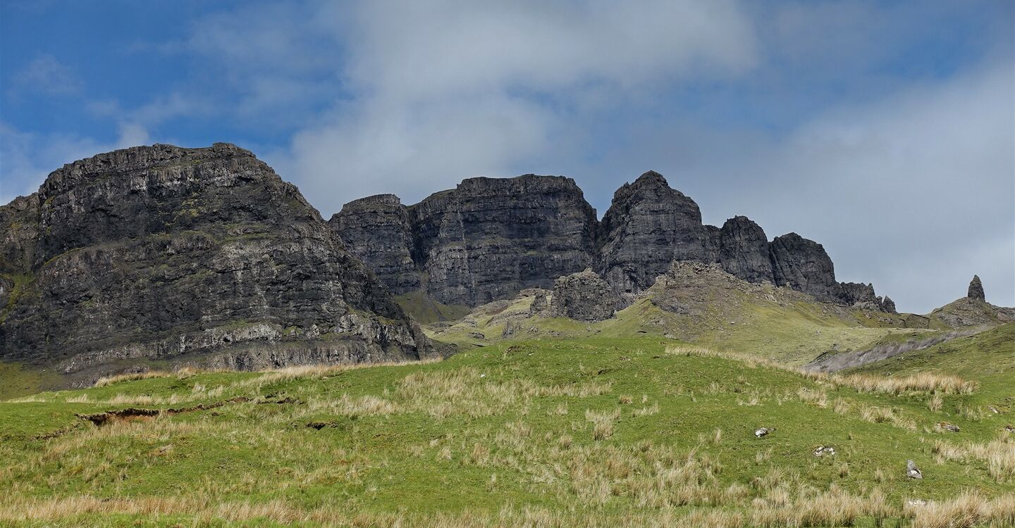 WSCH 1026 1 Parkplatz  mit Blick auf den Berg The Storr