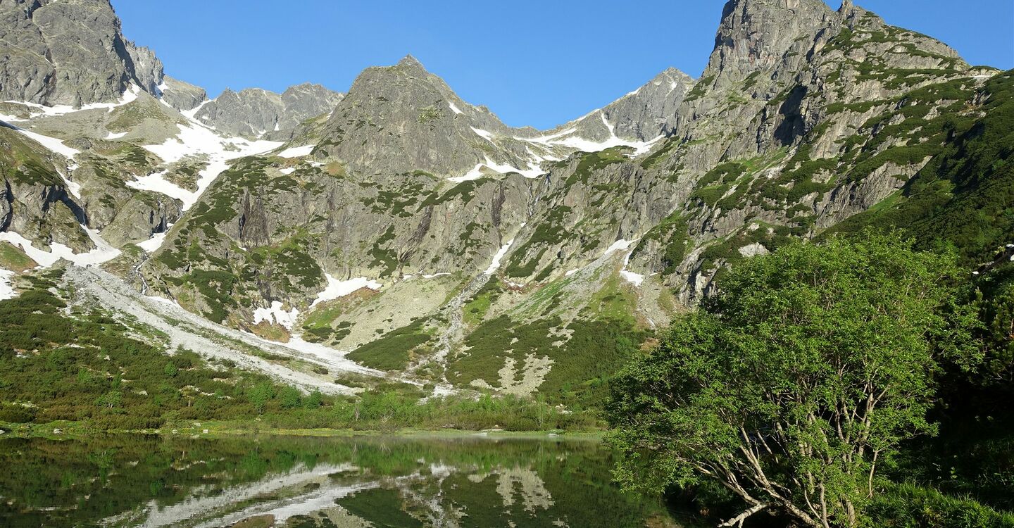 WTA 1057 1 Blick von der Chata pri Zelenom plese über den gleichnamigen See in die Bergwelt