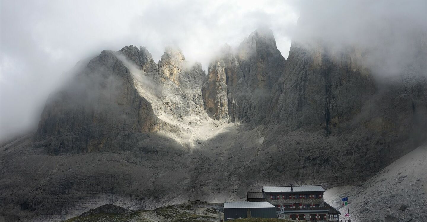 WKB2 1043 5 Das Rifugio Pradidali.