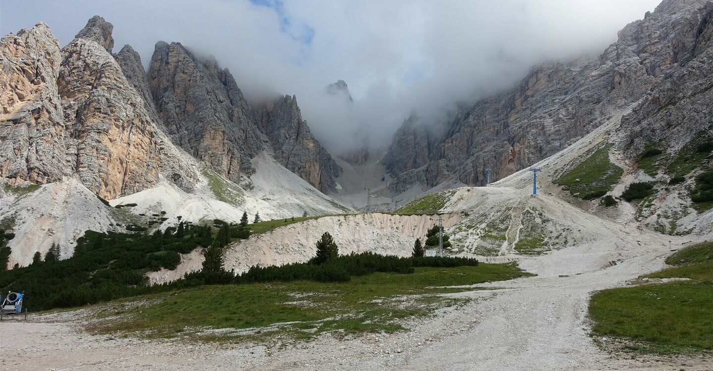WKB3 1071 3 Die faszinierende Cristallo Scharte, gelegen zwischen dem Piz Popena und dem Monte Cristallo.